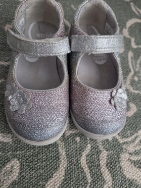 Stride Rite Holly Mary Jane shoes ✨
Size 6 toddler
